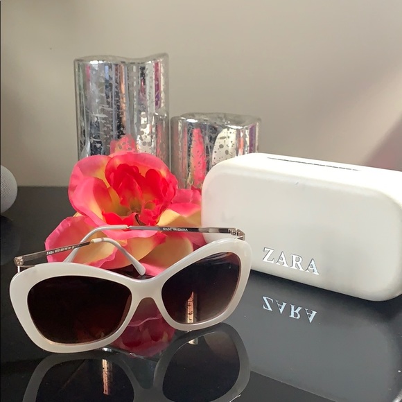 ZARA SUNGLASSES CREAMY WHITE AND GOLD - Picture 4 of 4